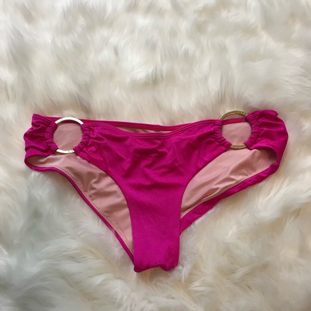 Victoria’s Secret got pink bikini bottoms